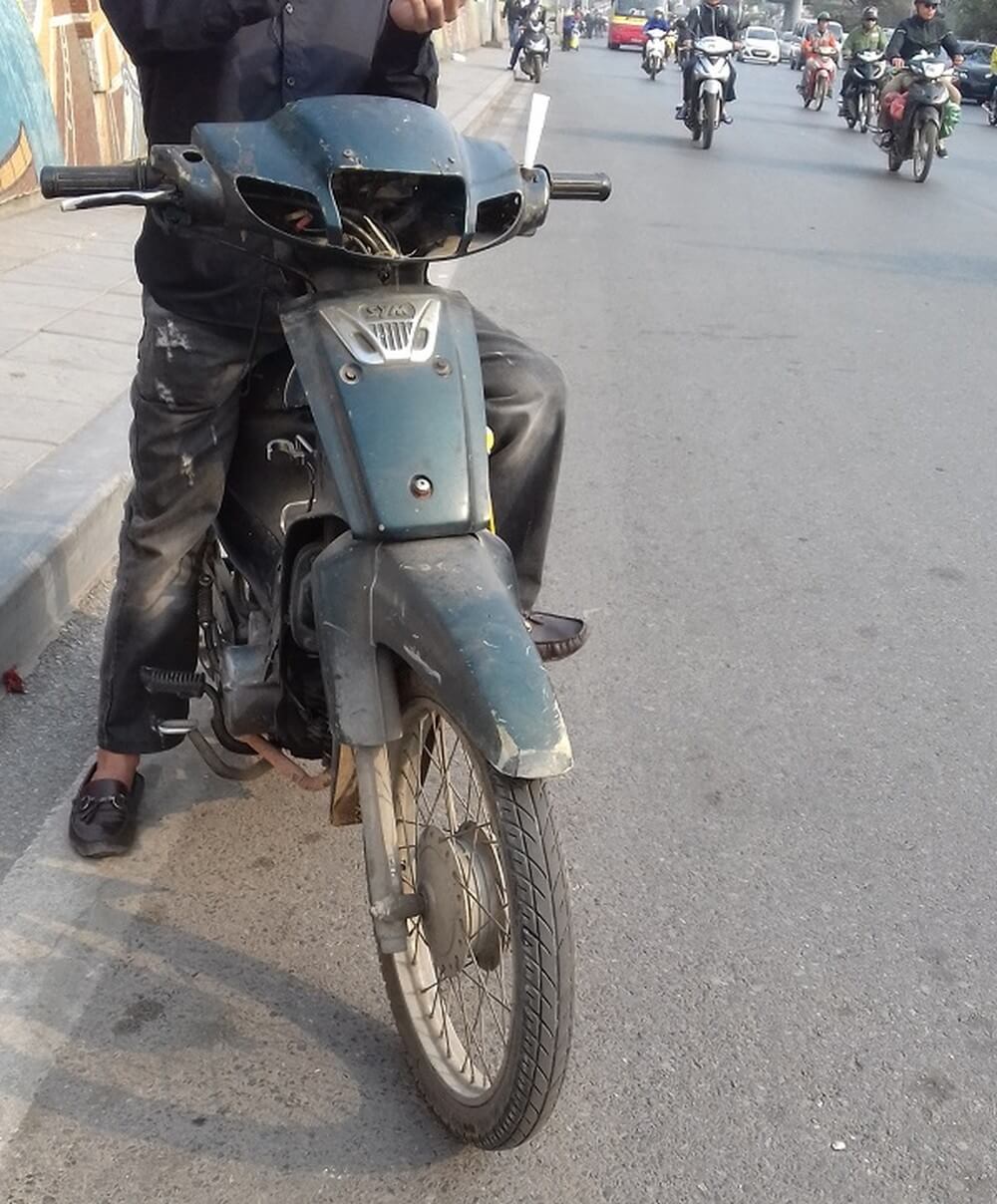 Xe máy “mù” có giá rất rẻ