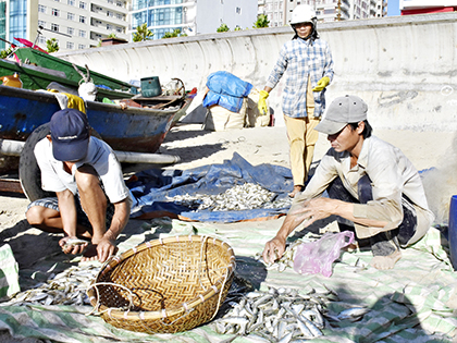 giữ thúng đựng cá luôn sạch