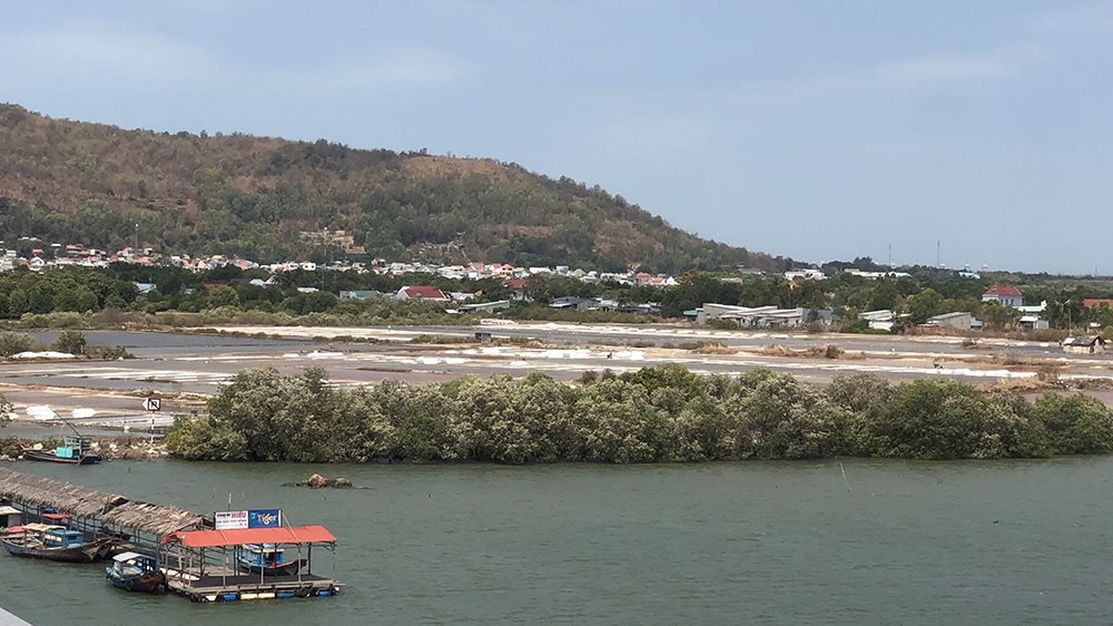 Hệ thống tài nguyên nước bao gồm 3 con sông chính