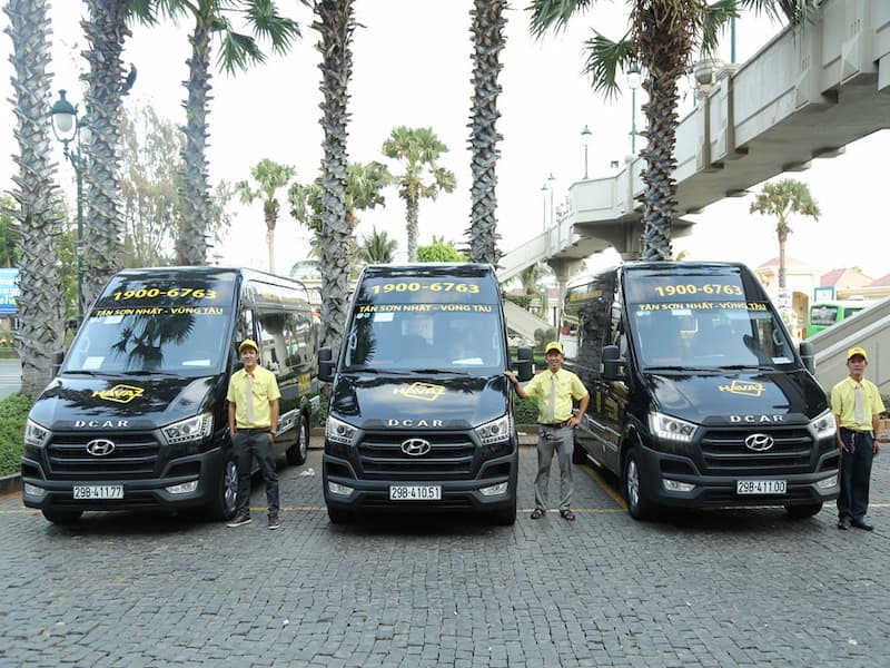 Đội ngũ nhân viên chuyên nghiệp, phục vụ khách hàng chu đáo