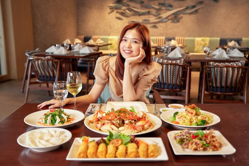 Phục vụ đồ uống, đồ ăn đa dạng, thơm ngon
