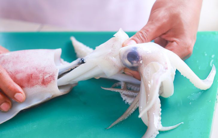 Sơ chế hải sản tươi ngon