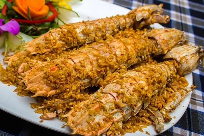 Món tôm tít rang me có hương vị thơm ngon, đậm đà