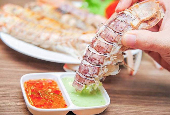 Tôm tích luộc là món ăn giàu đạm, tốt cho sức khỏe