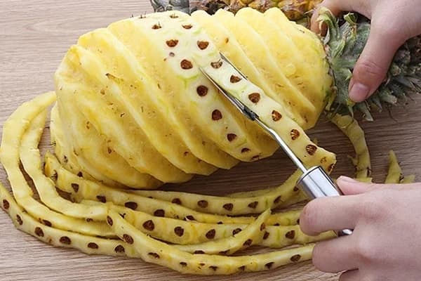 Hướng dẫn cách sơ chế dứa đơn giản, nhanh chóng