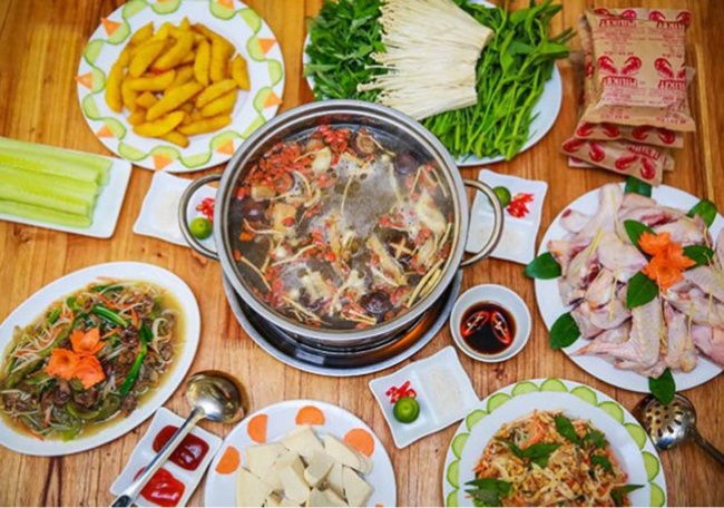 Món lẩu gà thập cẩm thơm ngon, siêu hấp dẫn