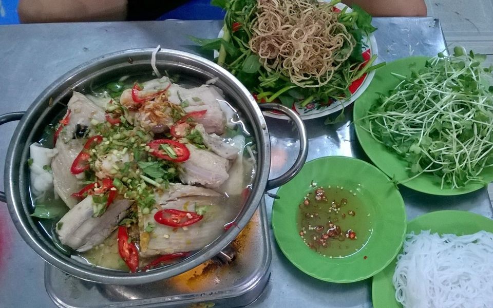 Lẩu cá đuối tại quán Út Mười
