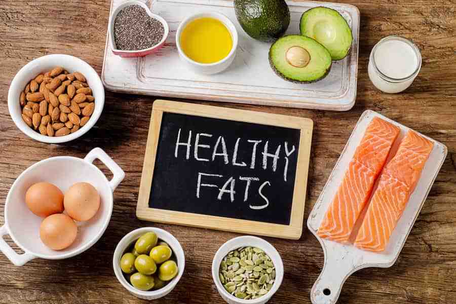 Nạp các thực phẩm giàu protein, chất béo có lợi