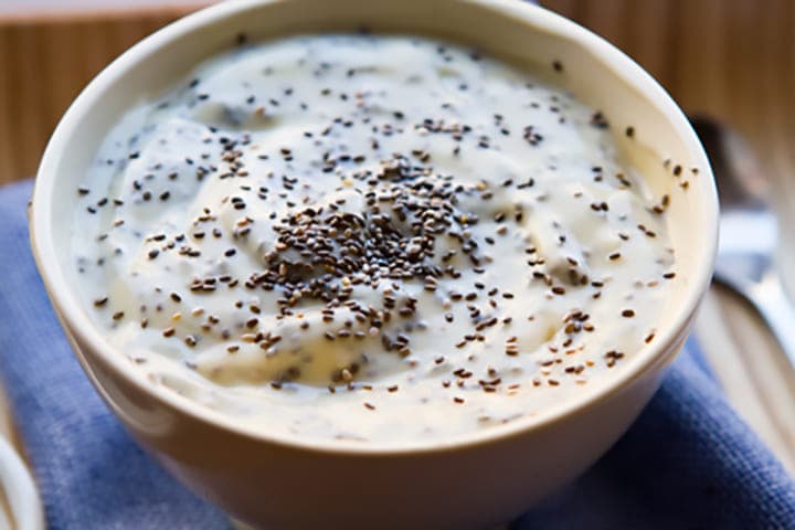 Hạt chia với sữa chua