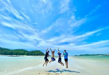 Khám phá vẻ đẹp hoang sơ, bình dị tại bãi biển Dinh Cô